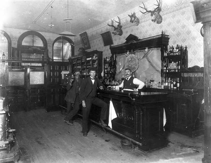 1897_saloon_blackhawk.gif